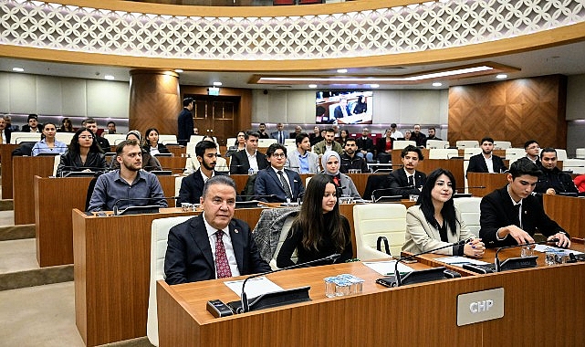 Erdal, ABB Gençlik Meclisi yönetiminde- Kamu Çalışanı