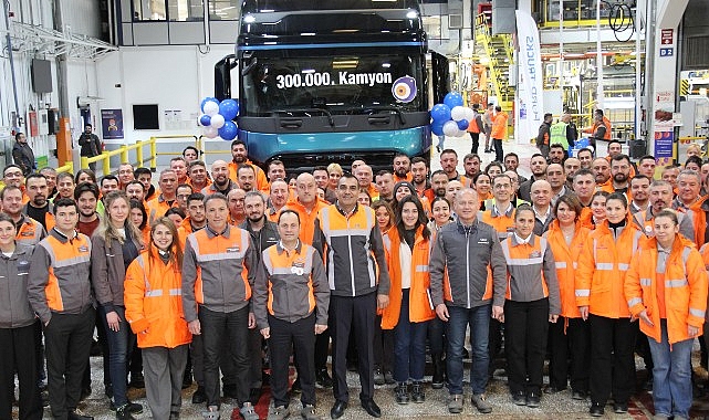 Ford Trucks 300 Bininci Kamyonunu Hattan İndirdi- Kamu Çalışanı