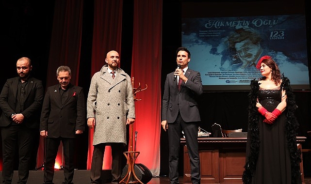 Hikmet’in Oğlu ayakta alkışlandı- Kamu Çalışanı