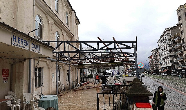 İzmit Eren Camii’ne yeni sundurma- Kamu Çalışanı