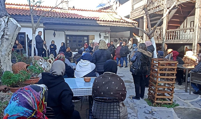 Kadınlar adım adım Manisa’yı geziyor- Kamu Çalışanı