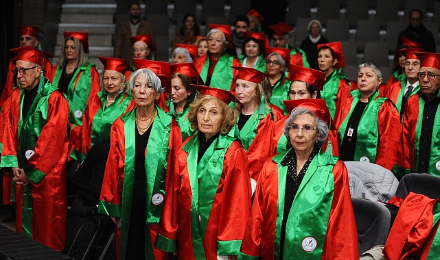 Karşıyaka’da 3. Yaş Üniversitesi’nde mezuniyet coşkusu!- Kamu Çalışanı