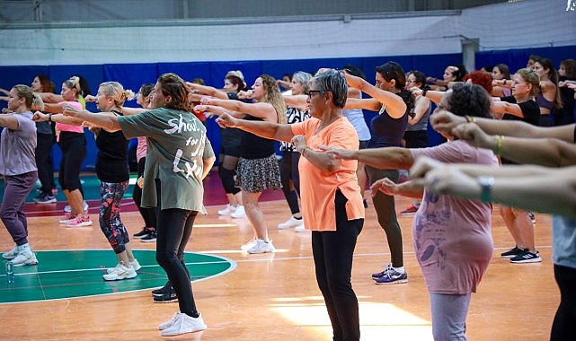 Karşıyakalılar güne sporla başlıyor- Kamu Çalışanı