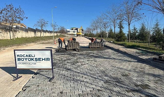 Kilitli parke taşları kilim dokur gibi işleniyor- Kamu Çalışanı