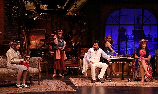 Şehrin Tiyatrosu “Gidiş Dönüş Moskova (Retro)” Oyunuyla Ataşehir’de- Kamu Çalışanı