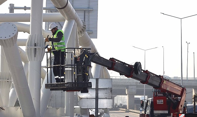 Solaklar Kavşağı’nda 120 tonluk dev montaj- Kamu Çalışanı