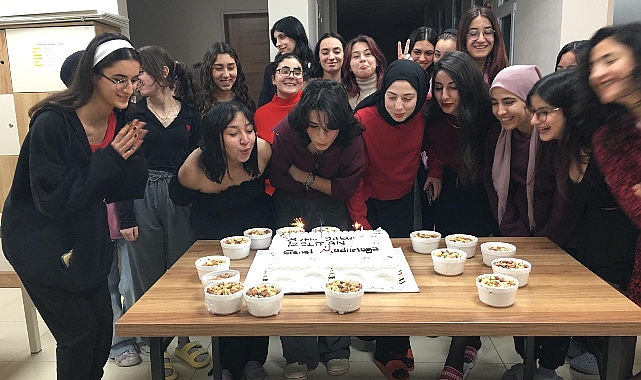 Sosyal Tesislerde kalan gençler yılbaşı gecesi yalnız bırakılmadı- Kamu Çalışanı