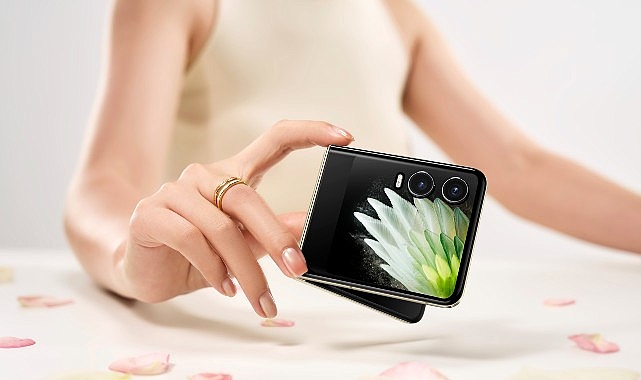 TECNO PHANTOM V Flip2 5G Türkiye’de satışa sunuldu- Kamu Çalışanı