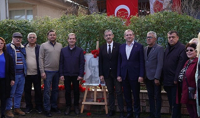 Uğur Mumcu Ayvalık’ta Evinin Önünde Anıldı- Kamu Çalışanı