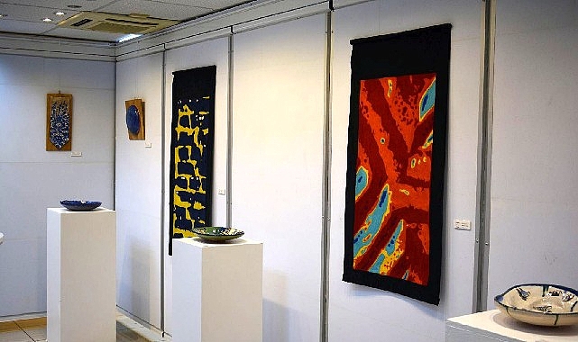 “Zamanın İzleri Çini ve İğneli Keçe Sergisi”  sergisi sanatseverlerle buluştu – Kamu Çalışanı