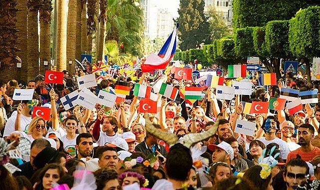 7’den 70’e Dünyanın Tüm Renkleri Karnaval Coşkusunu 13’üncü Kez Yaşayacak- Kamu Çalışanı