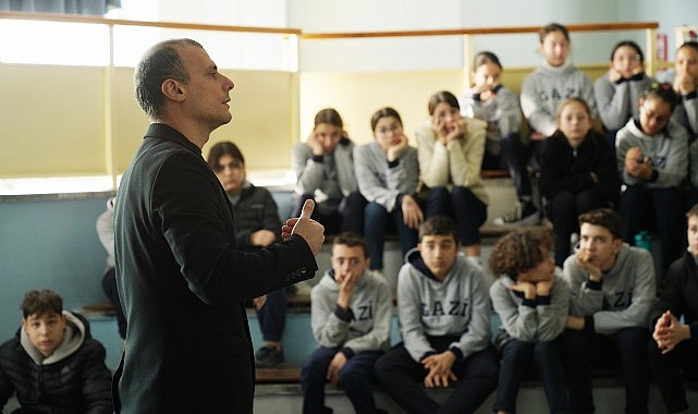 Aliağa Belediyesi’nden Öğrencilere Sıfır Atık Semineri- Kamu Çalışanı