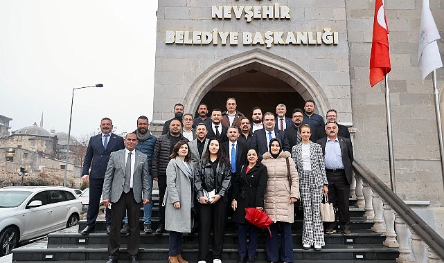 Anahtar Parti Heyetinden Başkan Arı’ya Ziyaret- Kamu Çalışanı