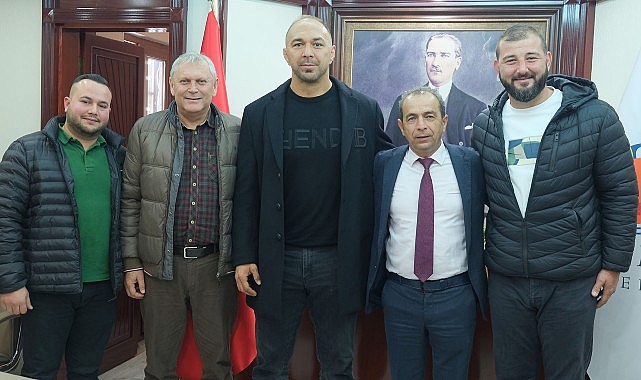 Başpehlivanlar Kemer Belediyesi’nde – Kamu Çalışanı