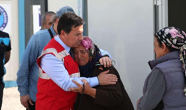 Depremin Yıldönümünde Başkan Aras, Deprem Bölgesinde- Kamu Çalışanı