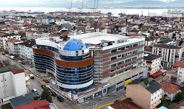 Derince Belediyesi hizmet binasında yoğun tempo- Kamu Çalışanı