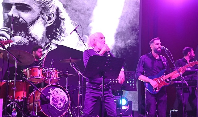 Efsanelerin Eserleriyle Manisa’da Unutulmaz Gece- Kamu Çalışanı