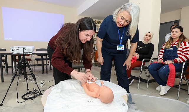 Gaziemir’de anne adayları Gebe Okulu ile doğuma hazırlanıyor- Kamu Çalışanı