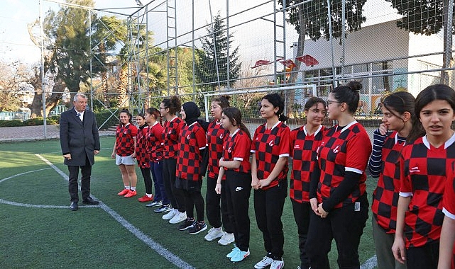 Güzelbahçe Belediyesi Kız Futbol Takımı’ndan iddialı başlangıç- Kamu Çalışanı