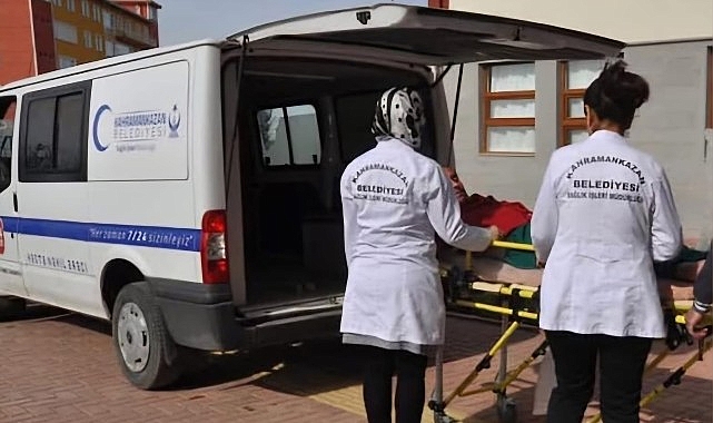 Kahramankazan Belediyesi’nin gönüllere dokunan hasta nakil aracı hizmeti, sağlıkta erişimi kolaylaştırmaya devam ediyor.- Kamu Çalışanı