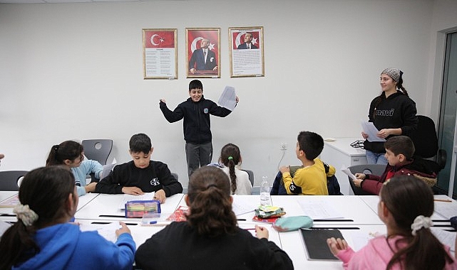 Konak’ta 7’den 77’ye İngilizce Konuşma Kulübü- Kamu Çalışanı