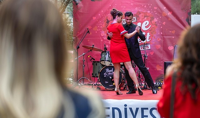 Konak’ta Love Fest rüzgarı esti- Kamu Çalışanı