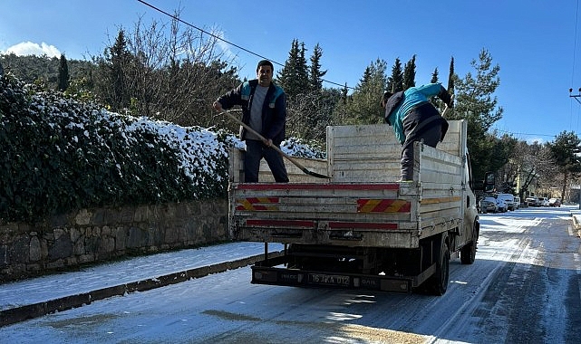 Nilüfer’de yolların açılması için ekipler seferber oldu – Kamu Çalışanı