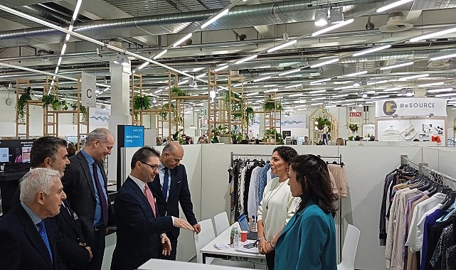 Paris’te Türk moda endüstrisinin şov zamanı- Kamu Çalışanı