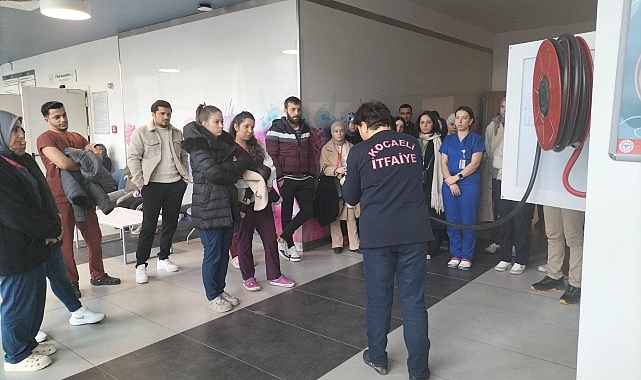 Şehir Hastanesi personeline acil durumu eğitimi- Kamu Çalışanı