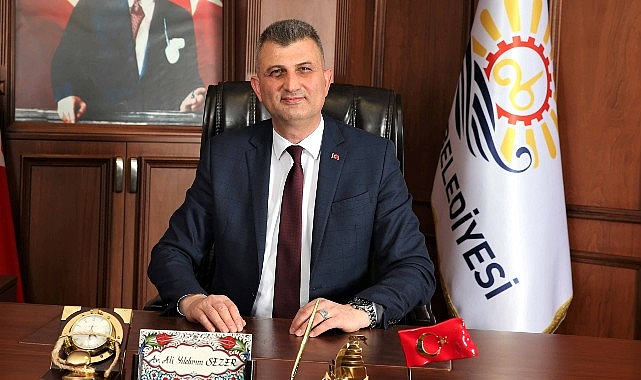 Allah: bu millete, bir daha istiklal marşı yazdırmasın- Kamu Çalışanı