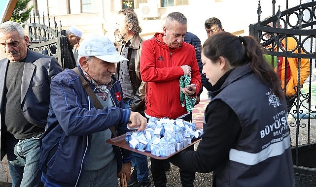 Aydın Büyükşehir Belediyesi’nden lokumlu bayramlaşma- Kamu Çalışanı