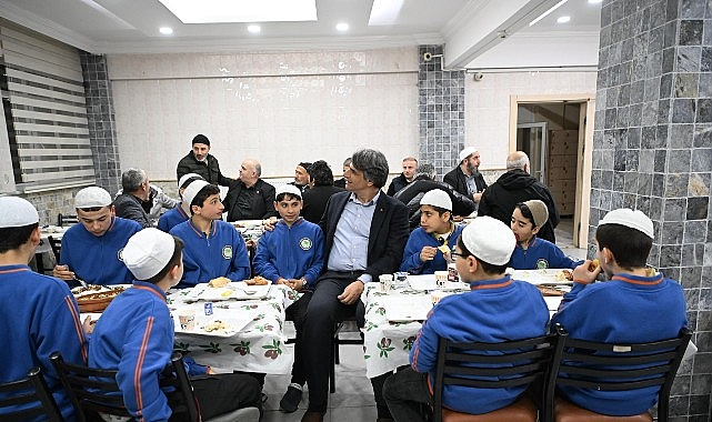 Başkan Kocaman, Kur’an Kursu Öğrencileriyle İftar Yaptı- Kamu Çalışanı