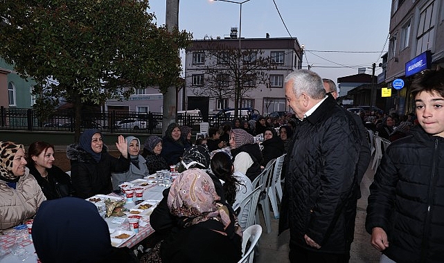 Başkan Şadi Özdemir Gökçe Mahallesi’nde iftara katıldı- Kamu Çalışanı