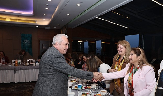 Başkan Şadi Özdemir kadınlarla iftarda buluştu- Kamu Çalışanı