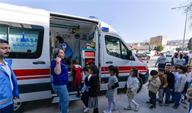 Başkan Tugay’a Tıp Bayramı’nda duygulandıran hediye- Kamu Çalışanı