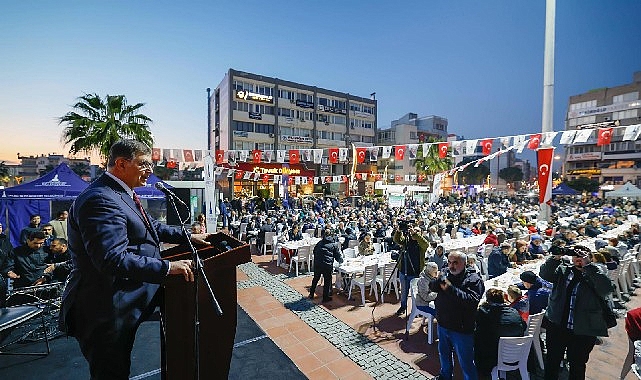 Başkan Tugay’dan iftar sofrasında dayanışma mesajı “Birlik ve beraberlik olduktan sonra her şeyin üstesinden geliriz”- Kamu Çalışanı
