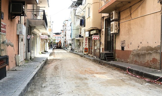 Bayraklı’da yol yenileme seferberliği- Kamu Çalışanı