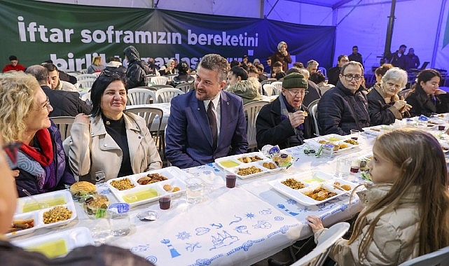 Buca Belediyesi’nin iftar çadırına yoğun ilgi – Kamu Çalışanı