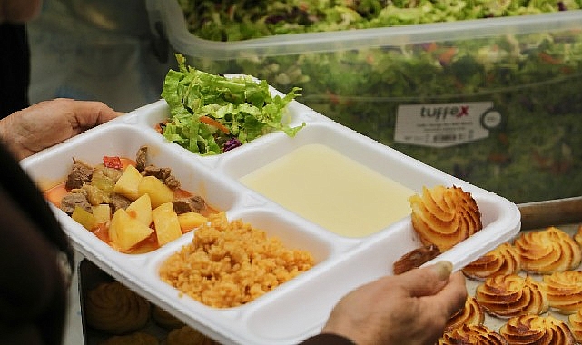 Burhaniye’de ramazan paylaştıkça güzel- Kamu Çalışanı