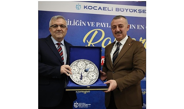 Büyükakın, Fransa dönüşü sağlık çalışanlarıyla iftar yaptı – Kamu Çalışanı