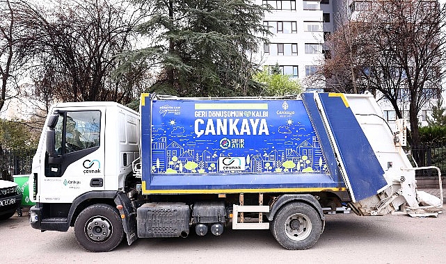Çankaya’da tekstil atıkları için yeni kumbaralar hizmete sunuldu.- Kamu Çalışanı