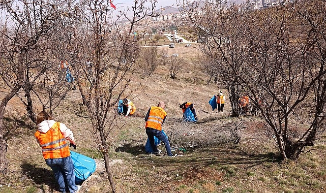 Çankaya’da Üniversiteliler Çevre İçin Bir Araya Geldi- Kamu Çalışanı