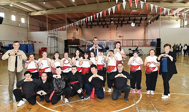 Çiğli’de Renkli ve Coşkulu Etkinlik- Kamu Çalışanı