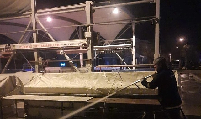 Didim’de Semt Pazarlarında Temizlik ve Yıkama Çalışmaları Devam Ediyor- Kamu Çalışanı