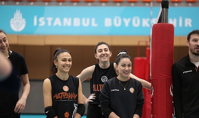 Eczacıbaşı Dynavit, Kuzeyboru karşılaşmasında ev sahibi- Kamu Çalışanı