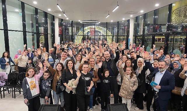 Fenomen Cem Özkök, sevenleri ile bir araya geldi- Kamu Çalışanı