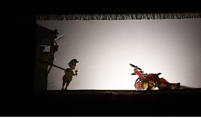 Karagöz’ün uzay yolculuğu perdeye yansıdı- Kamu Çalışanı