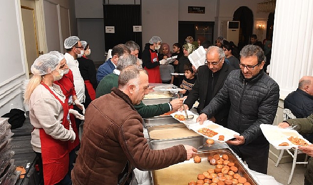 Osmangazi Belediyesi Panayırda iftar sofrası kurdu- Kamu Çalışanı