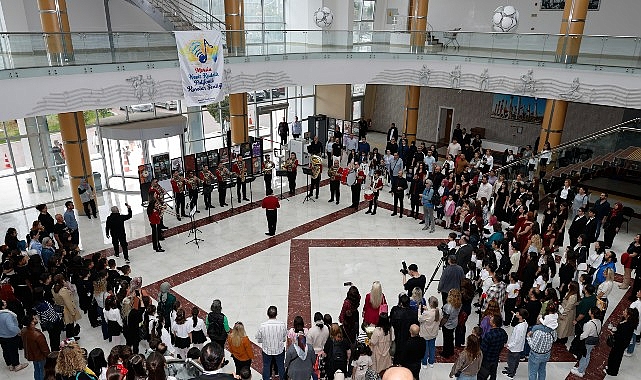 21 Nevit Kodallı Çoksesli Korolar Festivali’nde 7 şehirden 1800 korist sahne aldı- Kamu Çalışanı