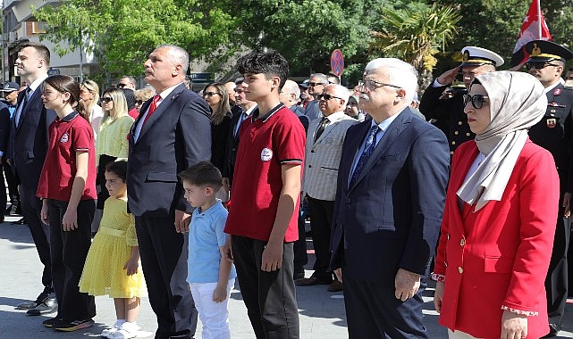 23 Nisan Ulusal Egemenlik ve Çocuk Bayramının 105.Yılı Burhaniye’de coşku ile kutlandı.- Kamu Çalışanı